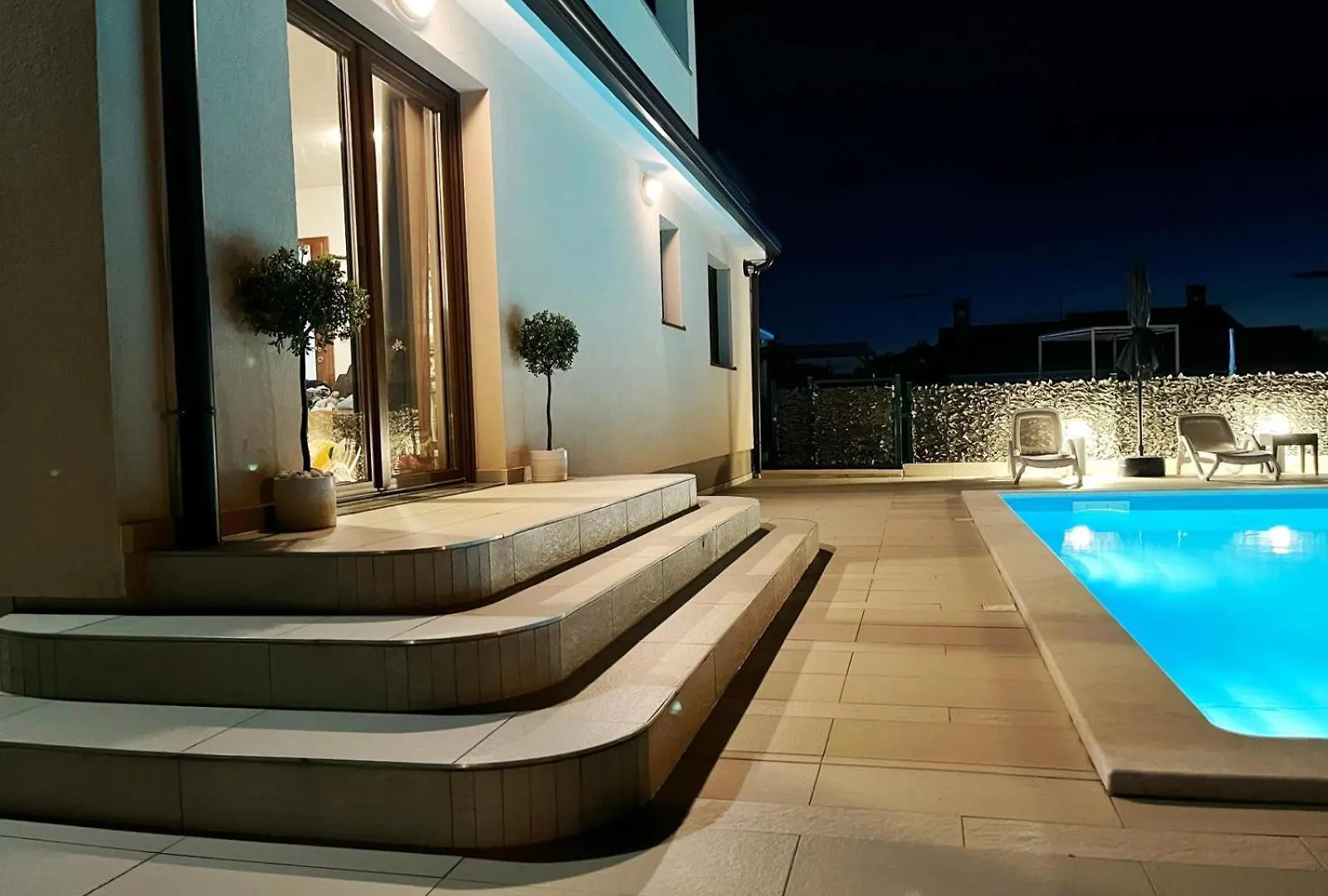 Radmani Villa Nina