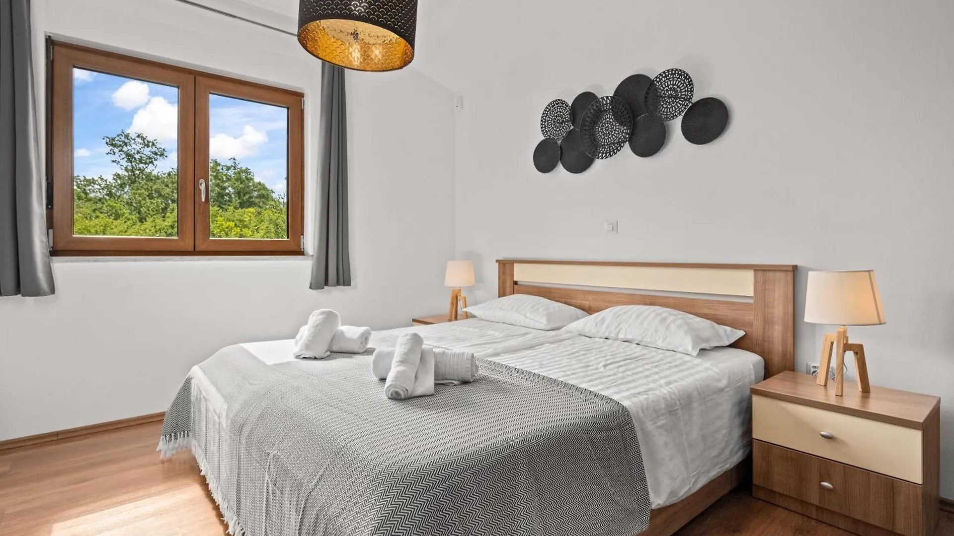 Radmani Villa Nina
